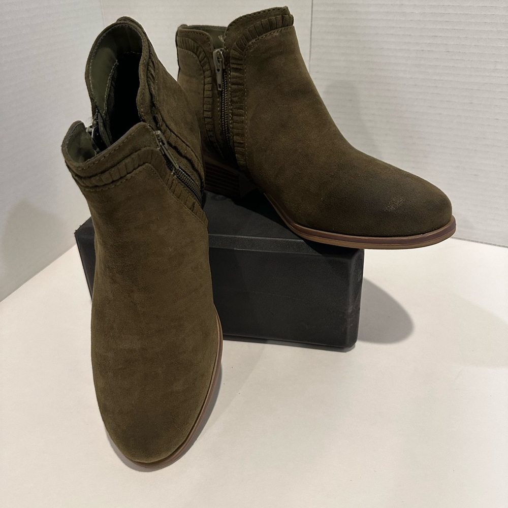 Mia Dark Green Bootie